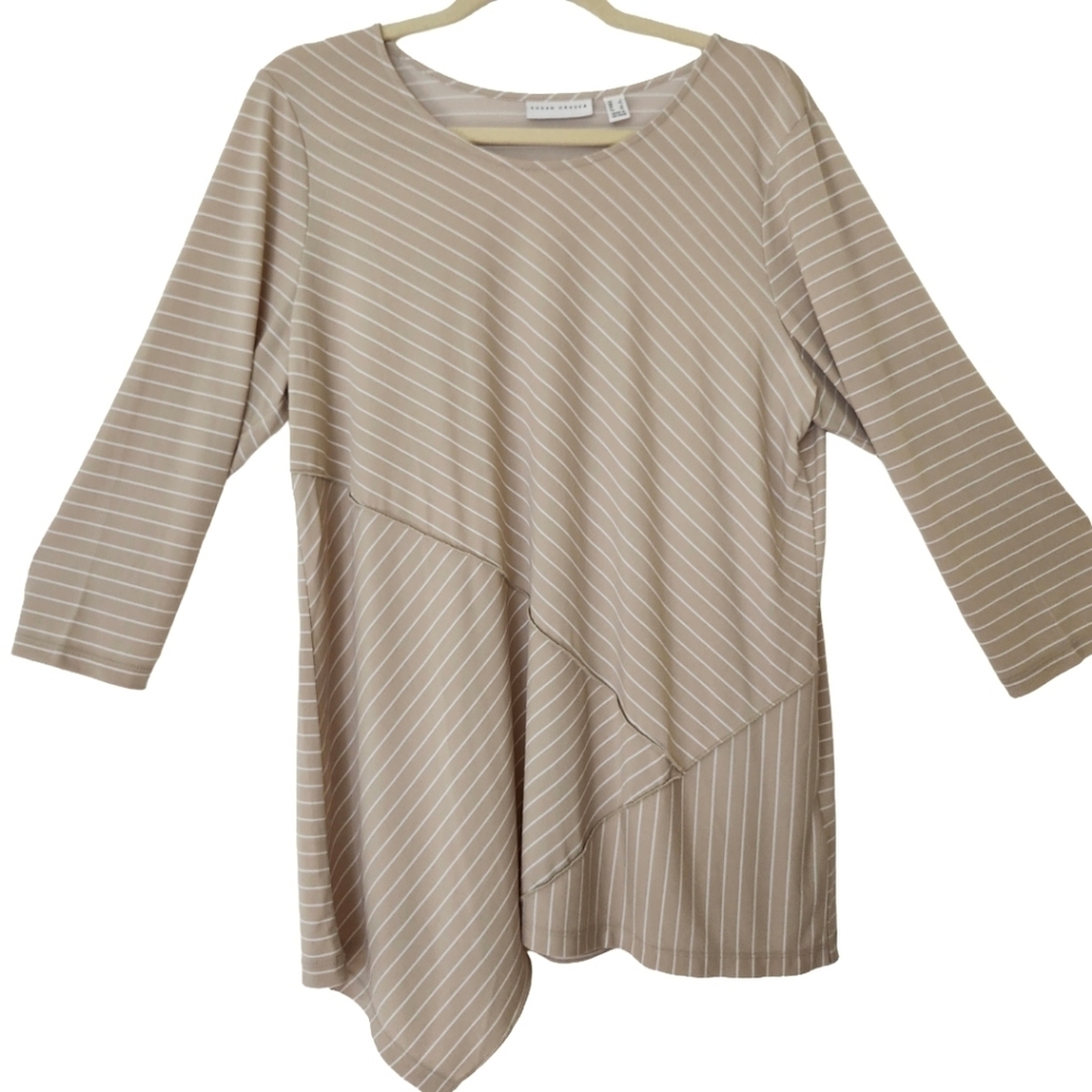 Susan Graver Liquid Knit Asymmetrical hemline Top Size Large